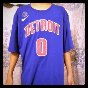 The Nike Tee Large Dri-Fit T-shirt